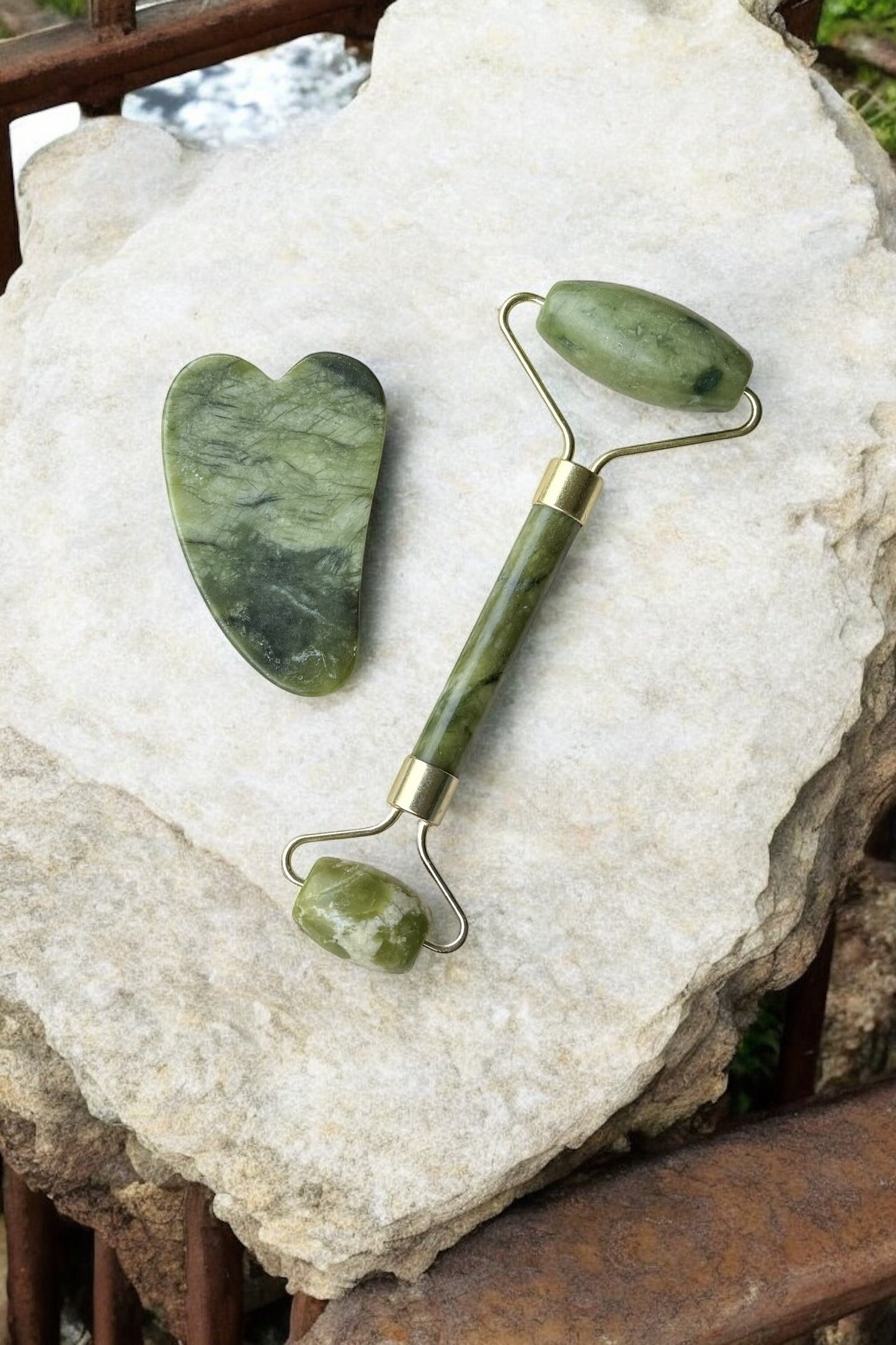 Gua-Sha-Stein & Jade-Roller