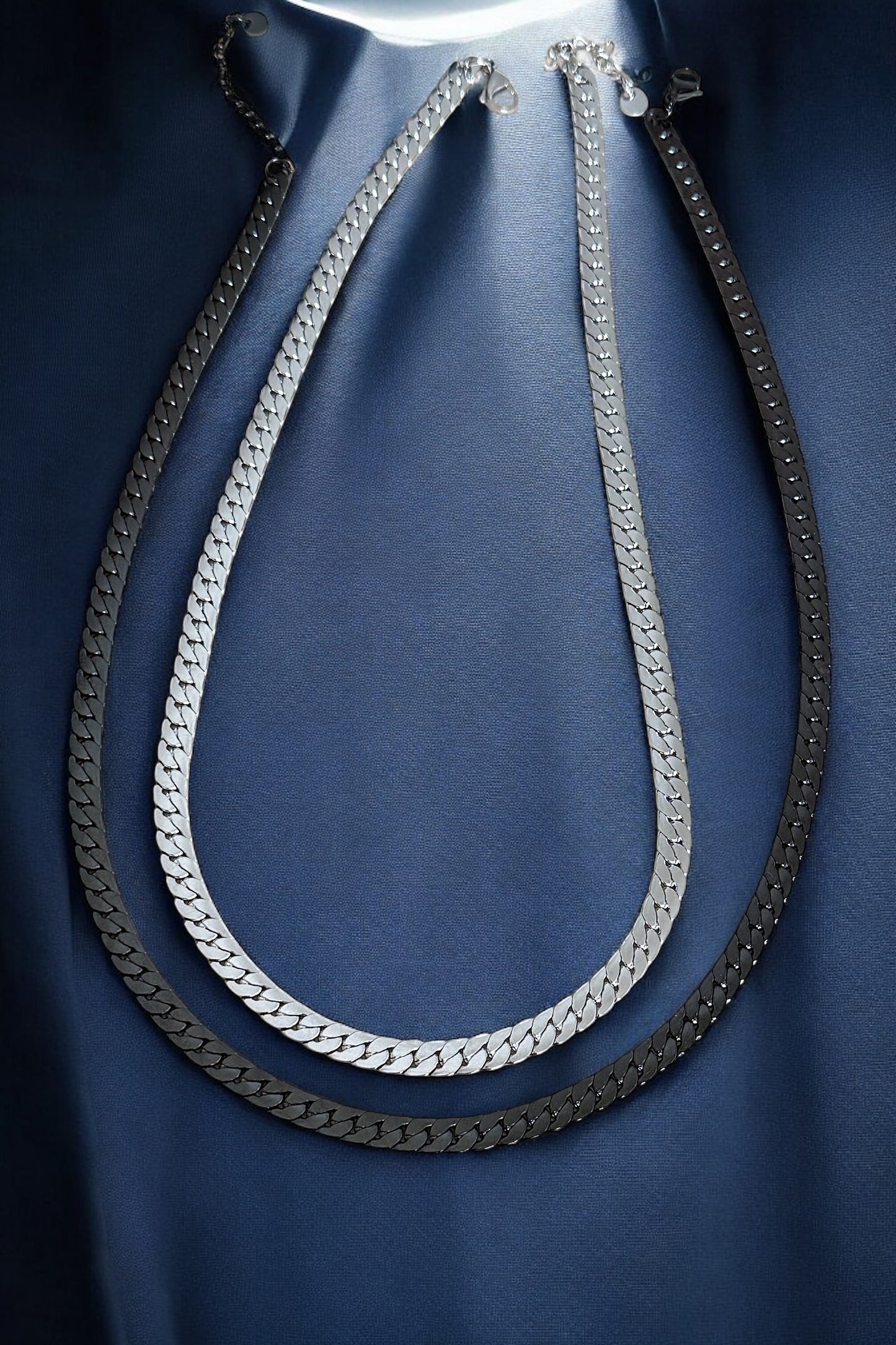 | Halsketten in schwarz / silber