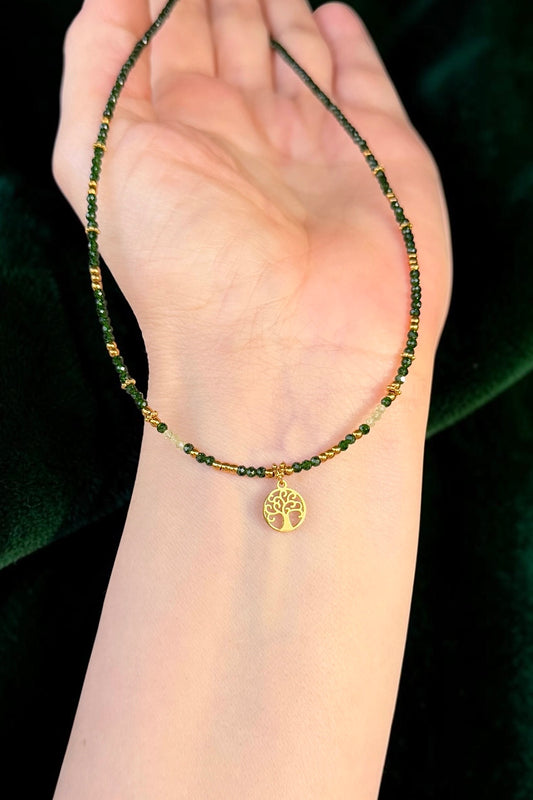 Chic Sand- & Peridotstein mit Lebensbaum | Halskette handgefertigt