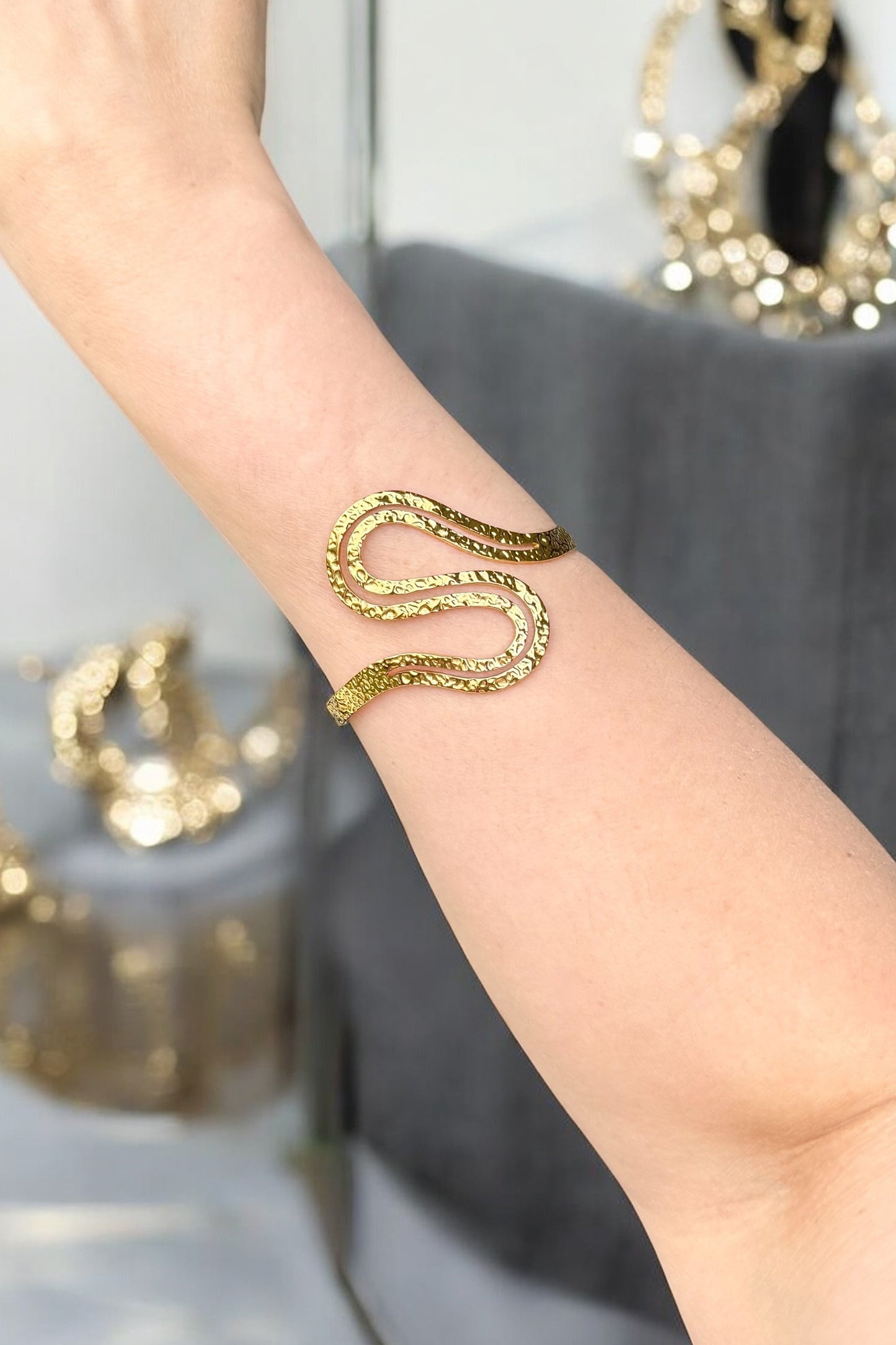 | Armband