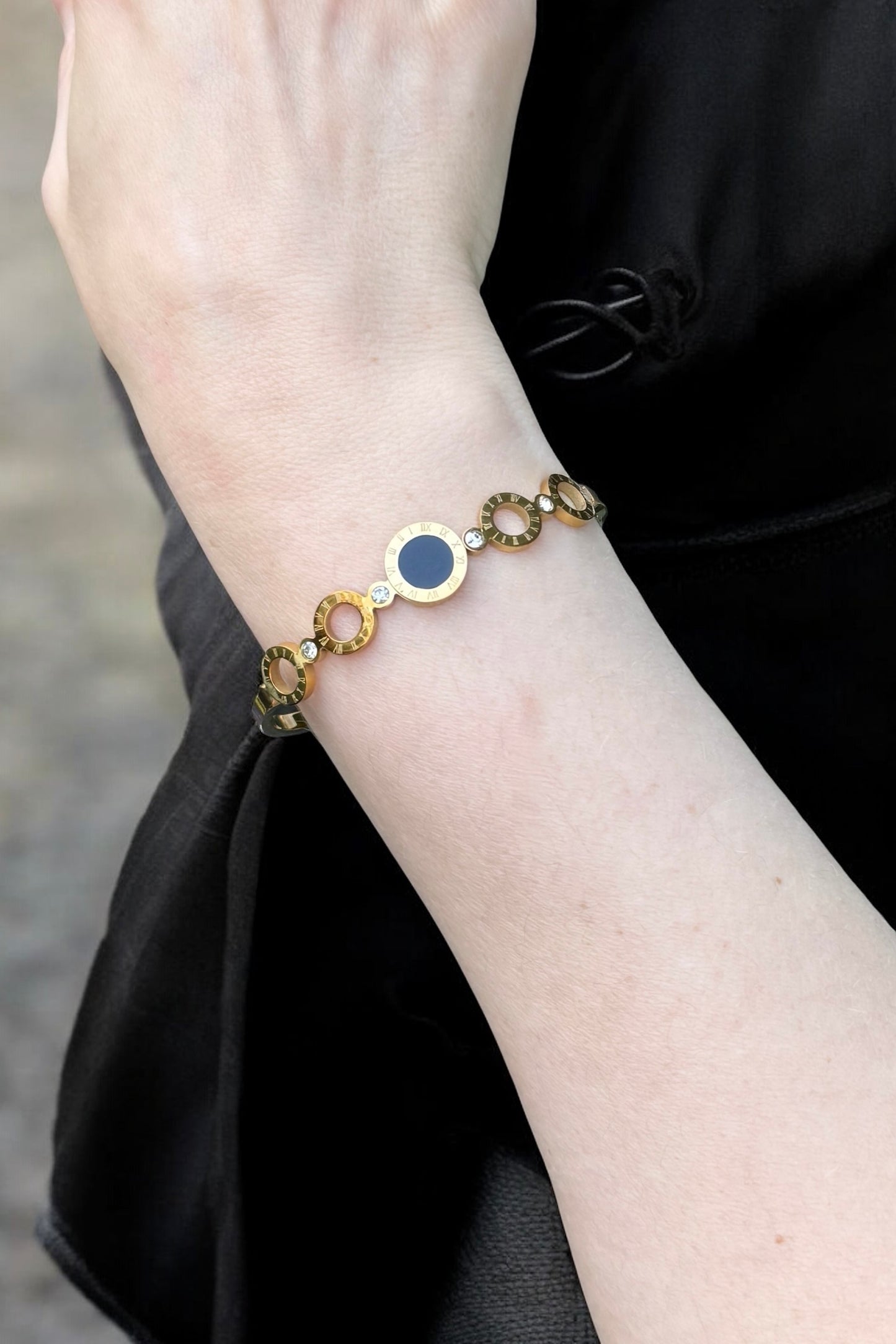 | Armband