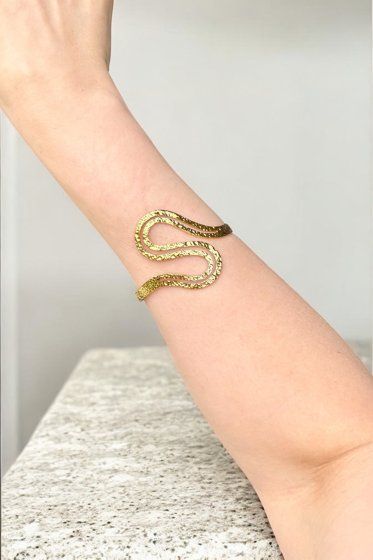 | Armband