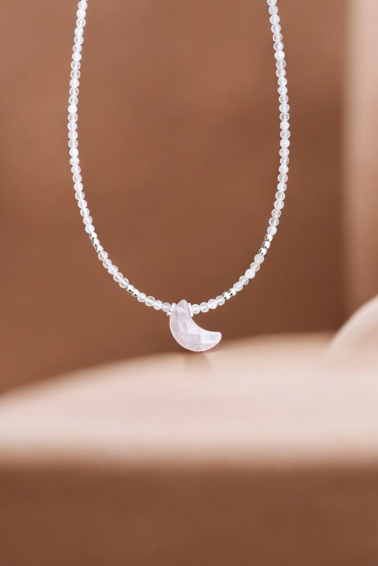 Chic Mond Rosenquarz | Halskette handgefertigt  | vorbestellen dauer 10 Tage