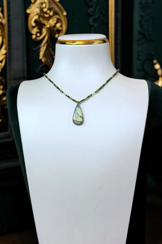 Chic Sand- & Peridotstein mit Labradorit Anhänger | Halskette handgefertigt (Kopie)